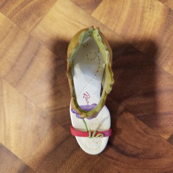 **RARE**  Just the Right Shoe, Grape Song Cabernet, Circa 2009, J090612 - Picture 5 of 10